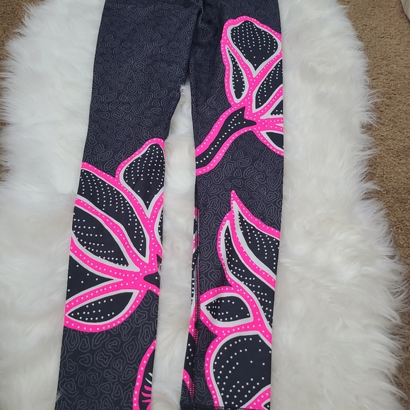 Victoria's secret limited edition leggings XS - Picture 6 of 10